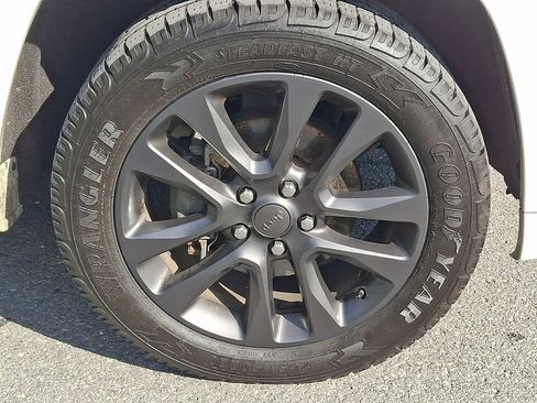 Used 2018 Jeep Grand Cherokee High Altitude AWD/4WD image 11