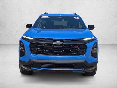 Used 2025 Chevrolet Equinox RS FWD image 2
