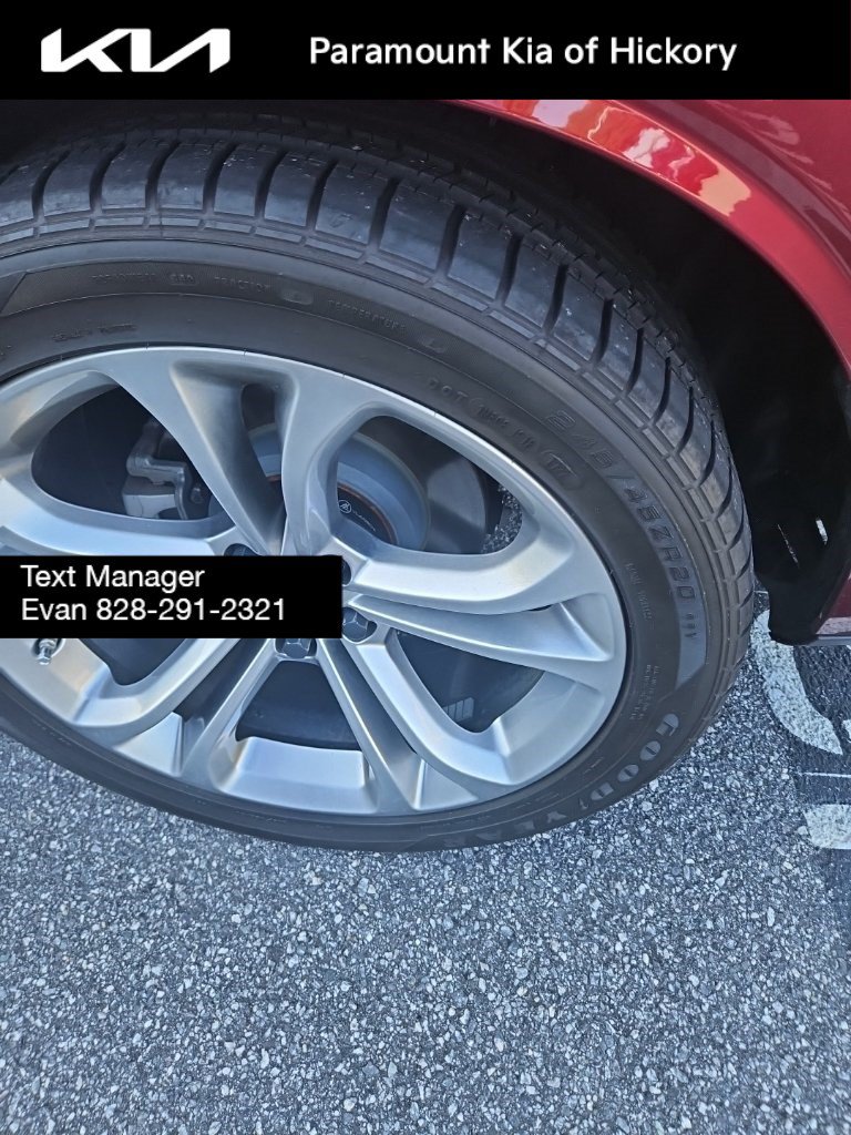 Used 2022 Dodge Challenger R/T w/ Driver Convenience Group RWD image 12