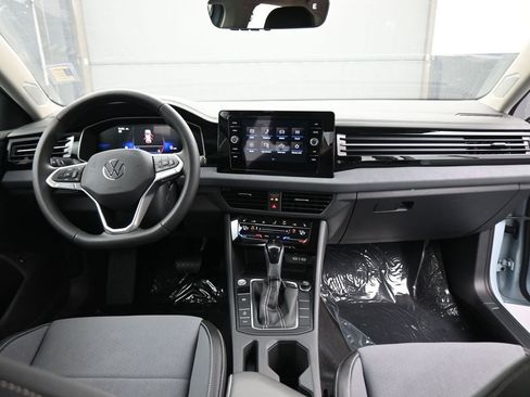 New 2025 Volkswagen Jetta SE image 40