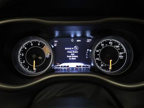 Used 2018 Jeep Cherokee Limited w/ Technology Group image 15