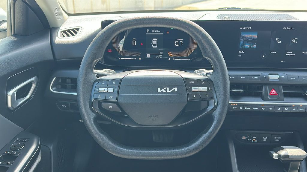 Used 2025 Kia K4 FWD image 22