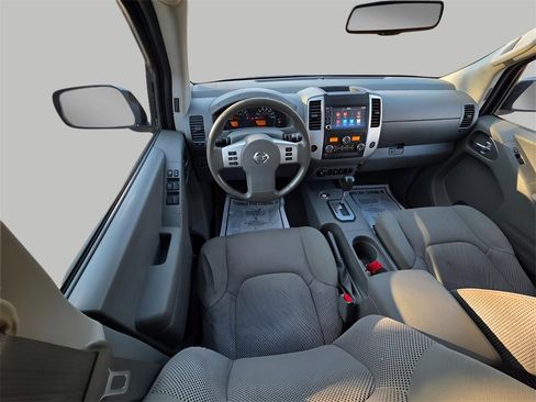 Used 2021 Nissan Frontier SV w/ Midnight Edition Floor Mats image 12