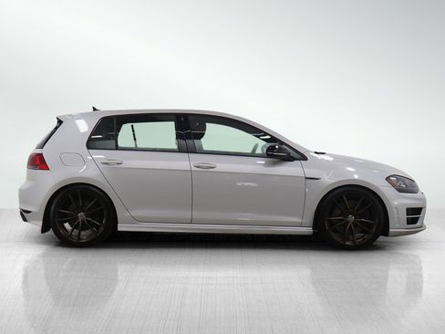 Used 2017 Volkswagen Golf R 4-Door image 6