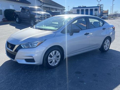Used 2021 Nissan Versa S image 3