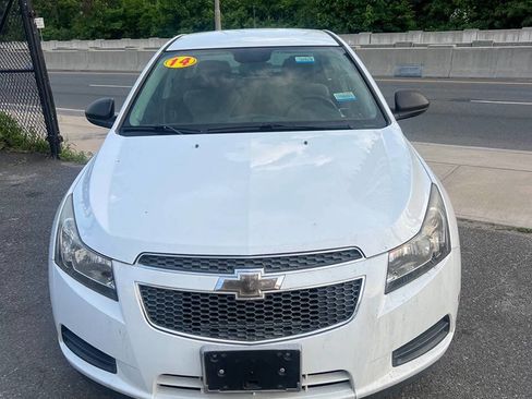 Used 2014 Chevrolet Cruze LS FWD image 1