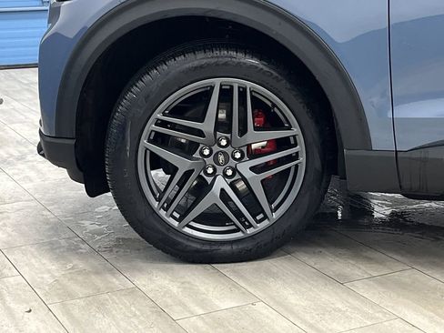 Used 2025 Ford Explorer ST-Line w/ Premium Package image 44