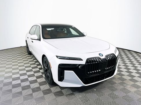 New 2026 BMW 760i xDrive w/ Executive Package image 2