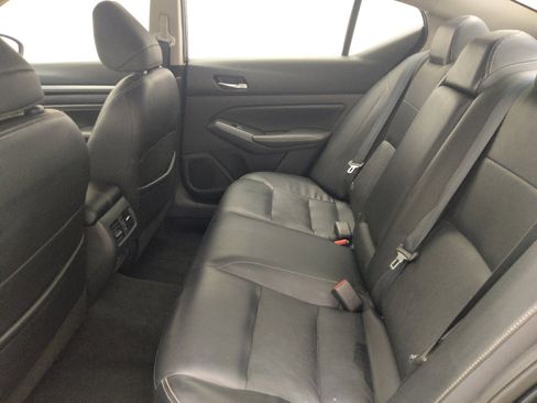 Used 2019 Nissan Altima 2.5 SL FWD image 18