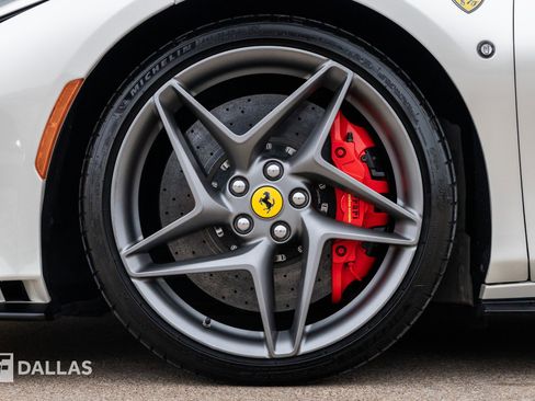 Used 2021 Ferrari F8 Tributo image 8