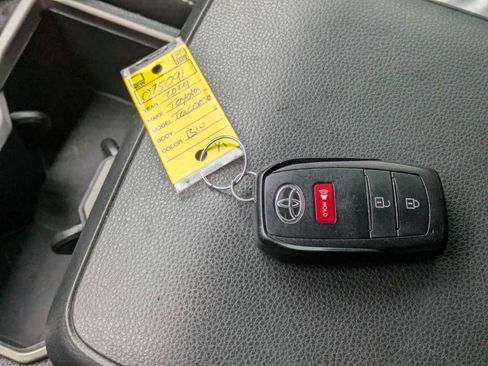 Used 2024 Toyota Tacoma TRD Sport image 33