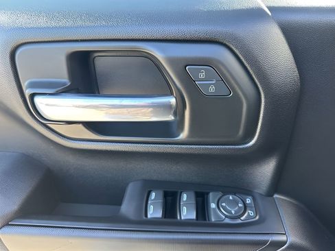 Used 2023 Chevrolet Silverado 1500 Custom image 23