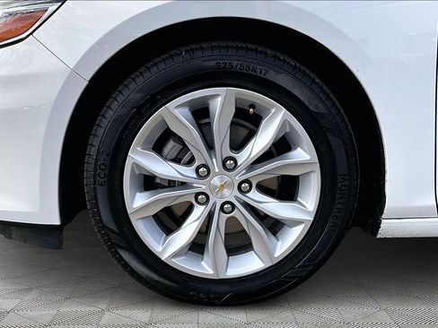 Used 2025 Chevrolet Malibu LT image 9