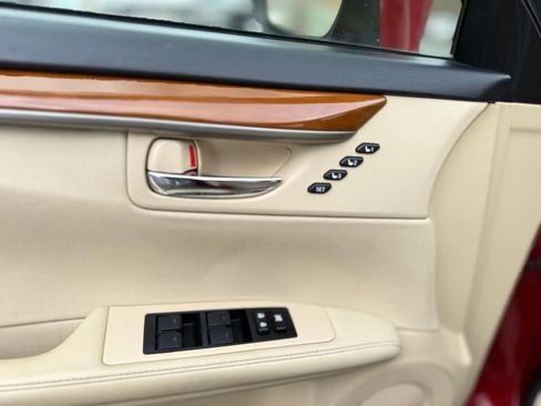 Used 2013 Lexus ES 300h w/ Premium Pkg image 32