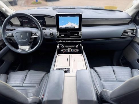 Used 2021 Lincoln Navigator Black Label w/ Special Edition Package AWD/4WD image 12