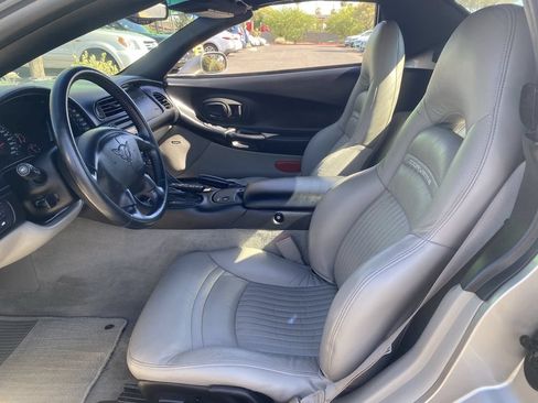 Used 2001 Chevrolet Corvette Convertible w/ Preferred Equipment Group2 RWD image 16