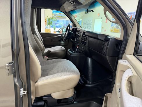 Used 2014 Chevrolet Express 3500 LT w/ LT Preferred Equipment Group RWD image 27