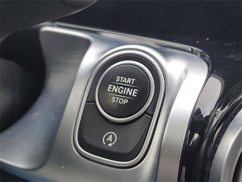 Used 2021 Mercedes-Benz GLB 250 4MATIC image 27