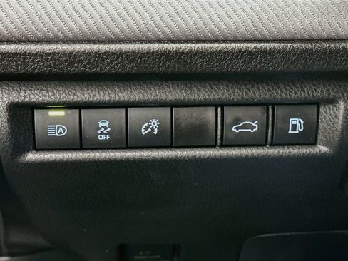 Used 2025 Toyota Camry SE FWD image 17