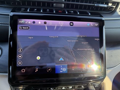 Used 2025 Jeep Grand Cherokee L Limited w/ Luxury Tech Group II image 23