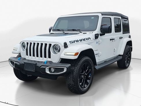 Used 2023 Jeep Wrangler Unlimited Sahara w/ Cold Weather Group image 9