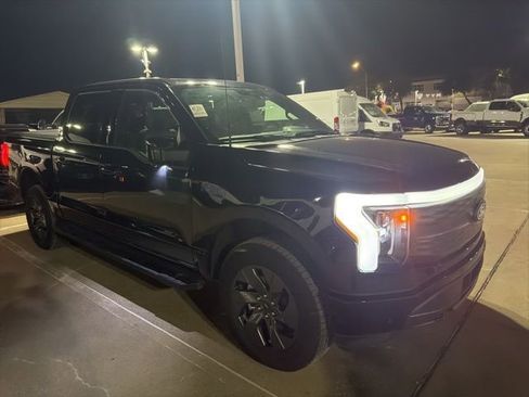 Used 2025 Ford F150 Lightning Lariat image 2