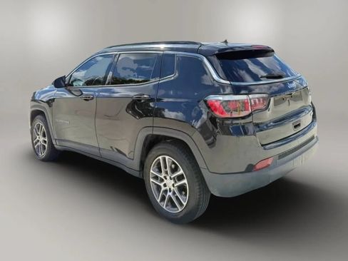 Used 2019 Jeep Compass Latitude FWD image 4