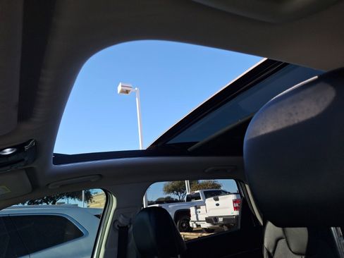 Used 2022 Kia Sorento SX image 30