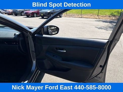 Used 2024 Nissan Sentra SV FWD image 18
