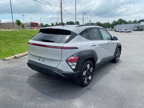 Used 2025 Hyundai Kona SEL FWD image 7