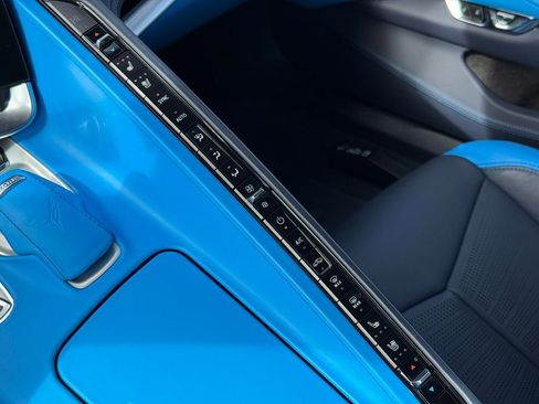 Used 2021 Chevrolet Corvette Stingray Premium Conv w/ Z51 Performance Package image 19