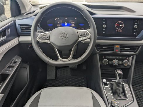 New 2024 Volkswagen Taos SE image 15