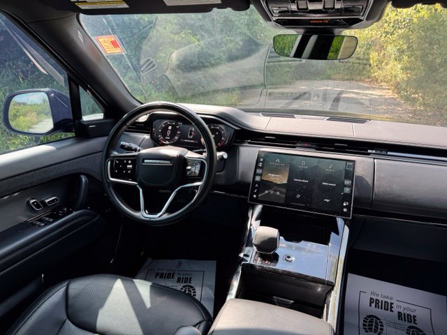 Used 2025 Land Rover Range Rover Sport SE AWD/4WD image 28