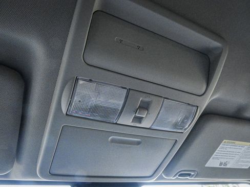 Used 2023 Nissan Frontier SV w/ SV Convenience Package image 26