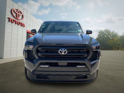 Used 2026 Toyota Tacoma SR5 AWD/4WD image 8