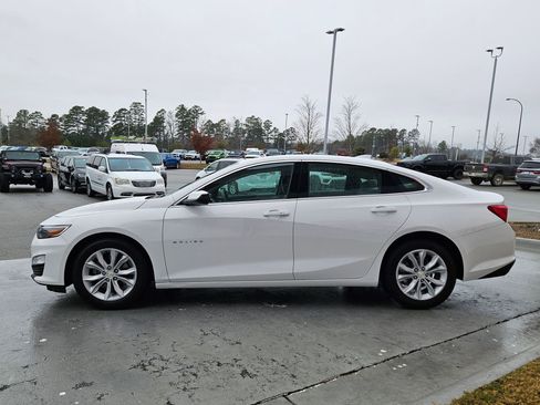 Used 2025 Chevrolet Malibu LT image 4