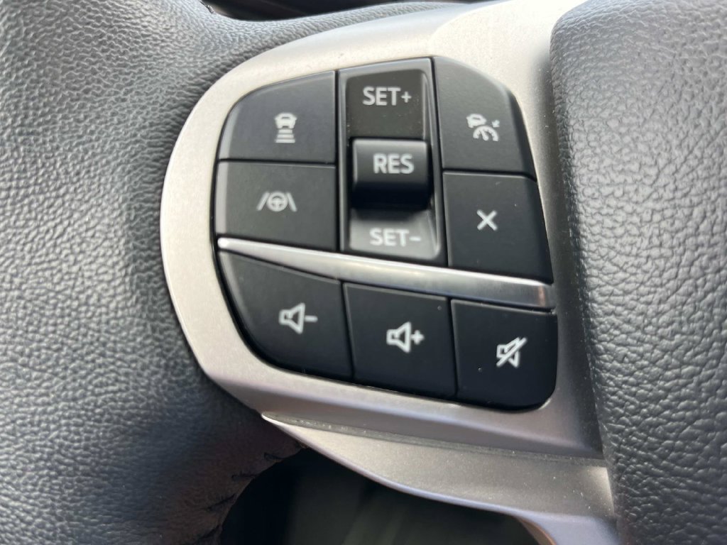 Used 2024 Ford Explorer XLT w/ Equipment Group 202A AWD/4WD image 41