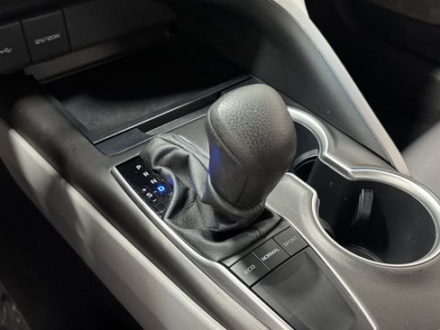 Used 2022 Toyota Camry LE image 27