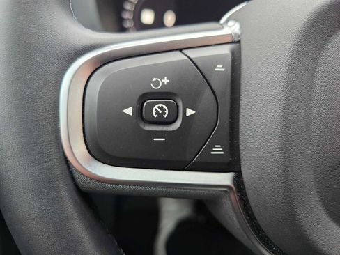 Certified 2025 Volvo XC60 B5 Core w/ Protection Package Premier image 36