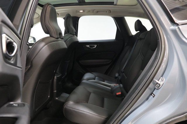 Used 2023 Volvo XC60 T8 Ultimate w/ Climate Package AWD/4WD image 31
