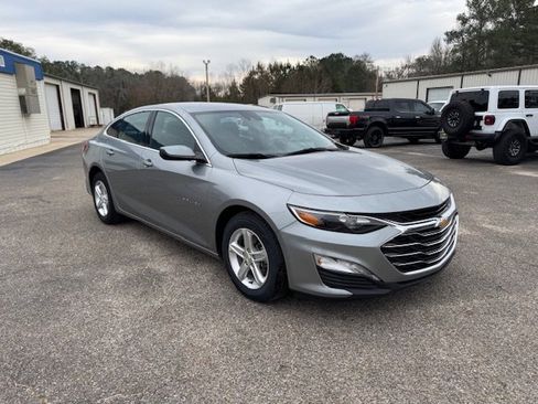 Used 2024 Chevrolet Malibu LT image 4