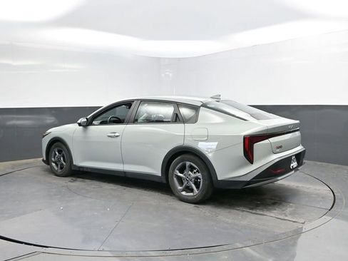 Used 2025 Kia K4 FWD image 8