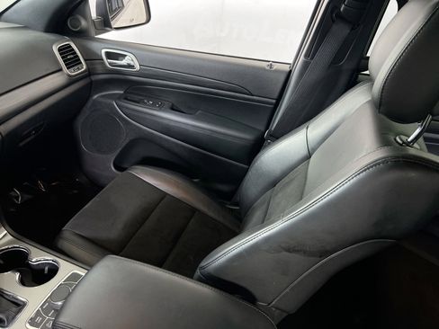 Used 2022 Jeep Grand Cherokee Laredo X image 24