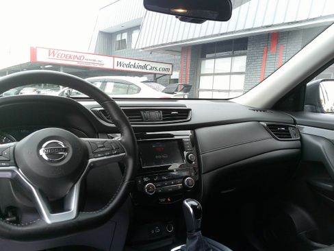 Used 2020 Nissan Rogue SV image 21