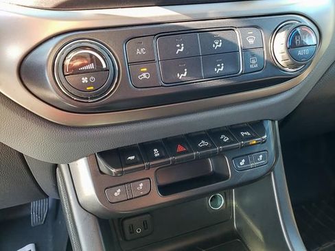 Used 2022 Chevrolet Colorado Z71 image 9