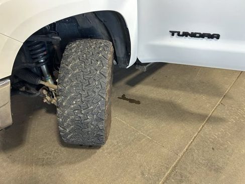 Used 2021 Toyota Tundra 4x4 CrewMax image 15