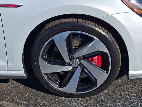 Used 2019 Volkswagen GTI SE image 8