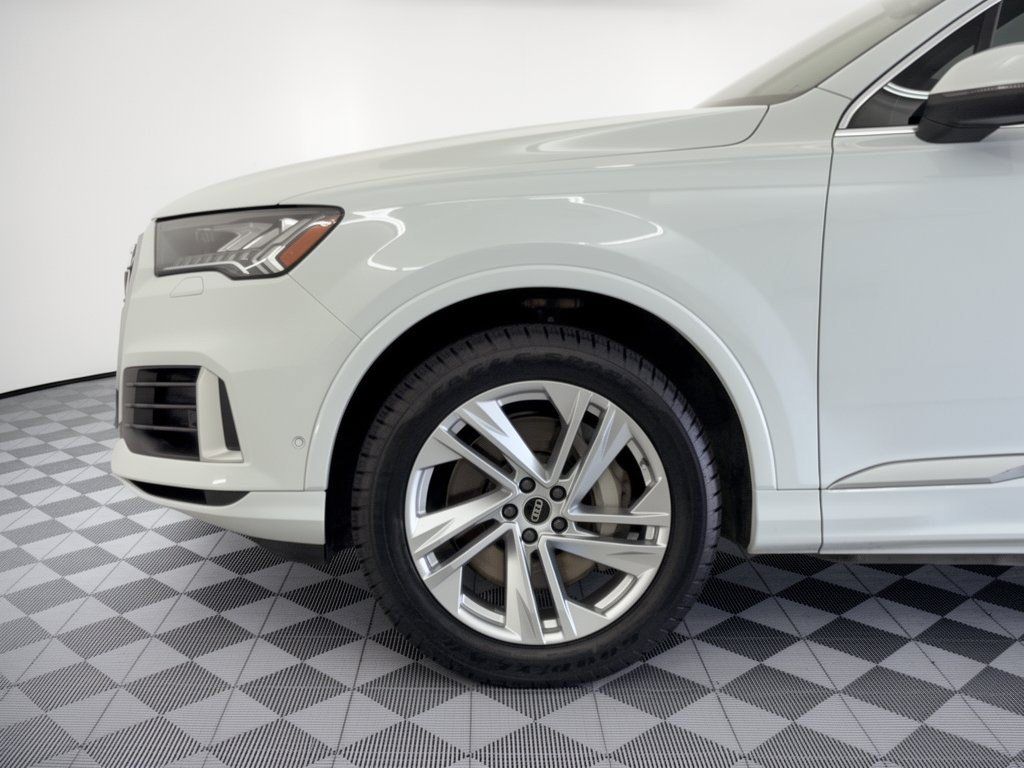 Used 2023 Audi Q7 3.0T Premium Plus w/ Premium Plus Package AWD/4WD image 13