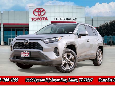 Used 2025 Toyota RAV4 LE AWD/4WD image 1