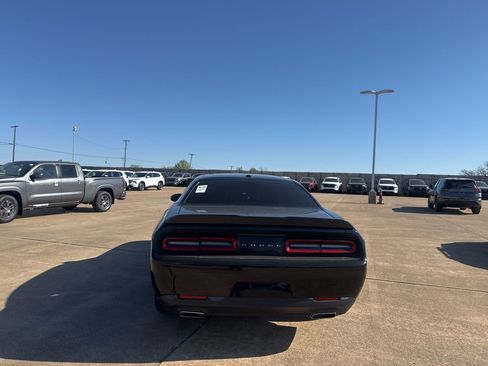 Used 2023 Dodge Challenger SXT image 18